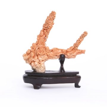 Branche de corail sculptée à décor d'immortels, Chine début 20ème