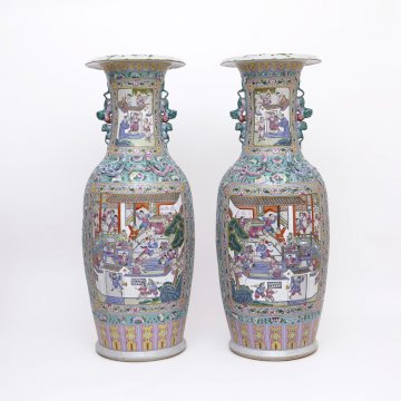 Importante paire de vases Canton à décor scènes de Palais, Chine fin 19ème